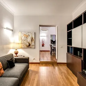 Holiday Bernini Near The Trevi Fountain - 4 Bedroom Rome