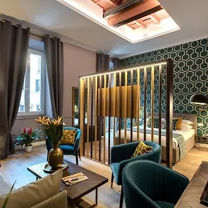 Tree Charme Parliament Boutique روما
